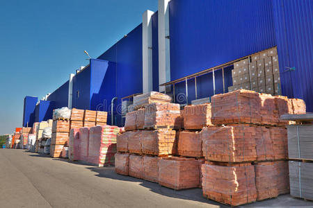 1993年 铝与陶瓷的工业美学——摄图新视界中的材质对话